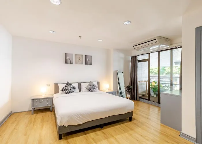 公寓 Cozy 2br In 5 Mins Bts 110 Sqm By Mattco 曼谷