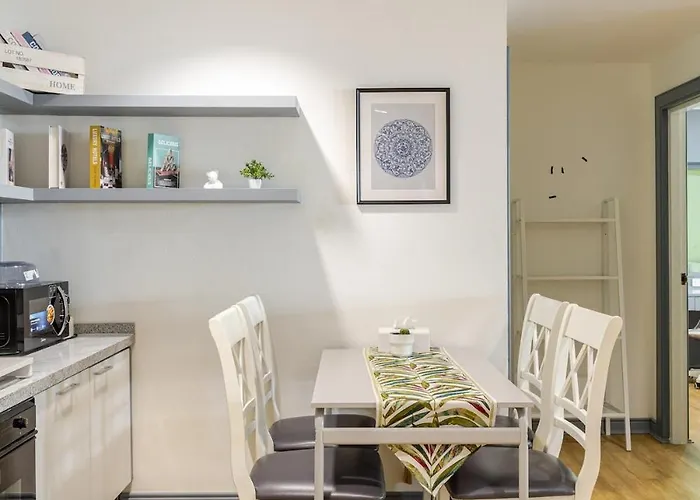 公寓 Cozy 2br In 5 Mins Bts 110 Sqm By Mattco 曼谷