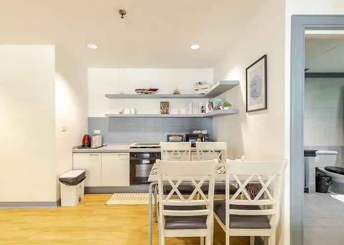 公寓 Cozy 2br In 5 Mins Bts 110 Sqm By Mattco
